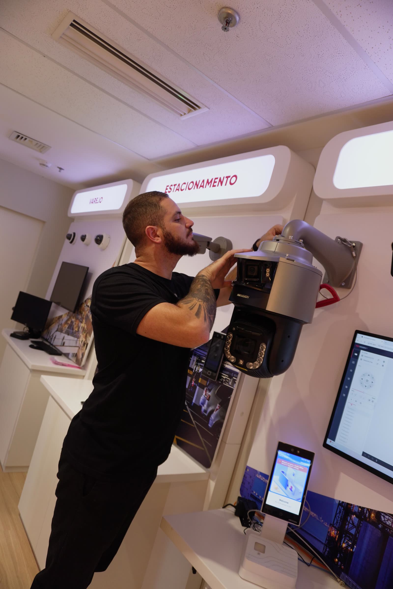Marcus Ribeiro com speed dome em evento
